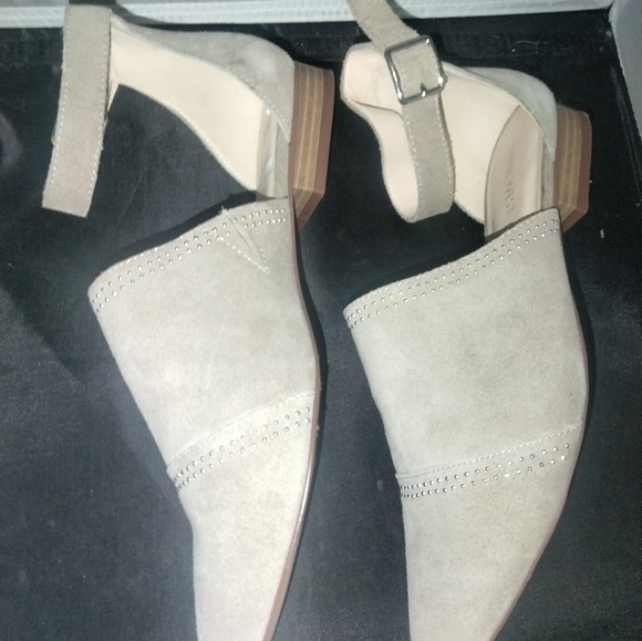 Women's nine West studded suede pointy ankle strap flat shoes size 10 tan cream - Picture 7 of 8